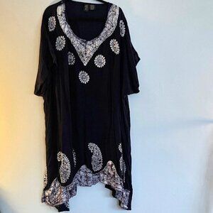 Black and White Women's Kaftan Midi